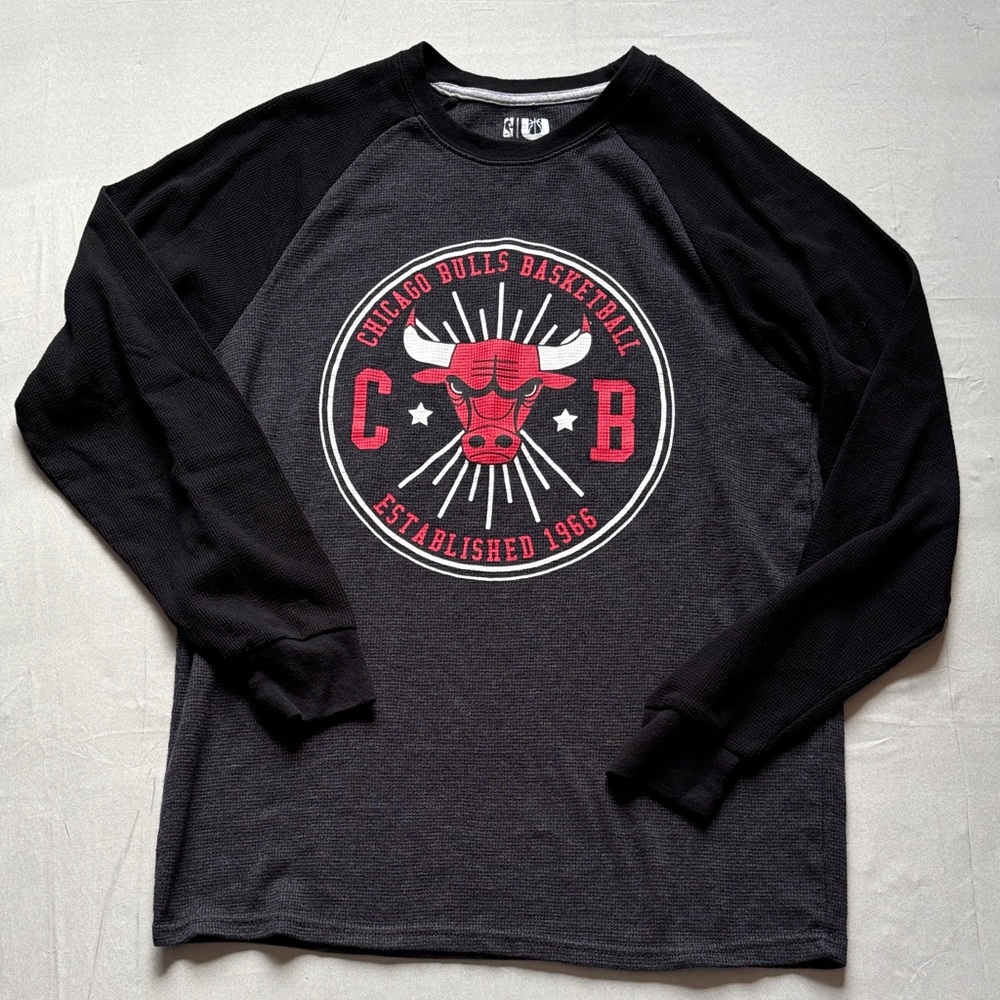 NBA Chicago Bulls Long Sleeve Shirt - Black and Gray